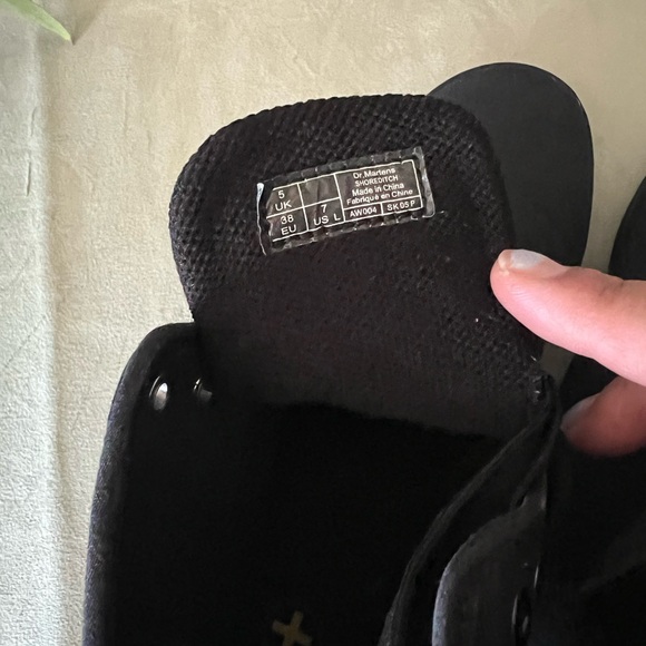 Women’s Dr. Martens - Picture 5 of 7